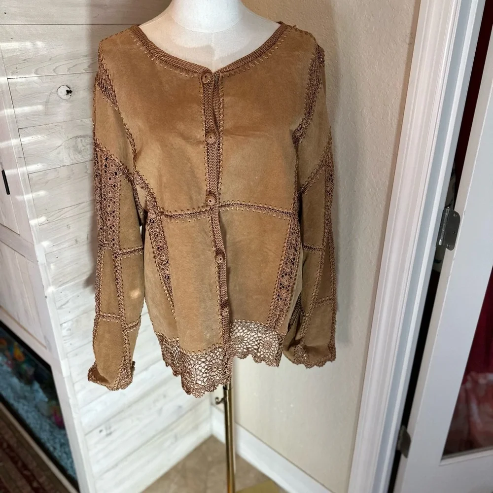S.M.H vintage size 2X women’s leather$crochet jacket brown/ tan detailed sleeves